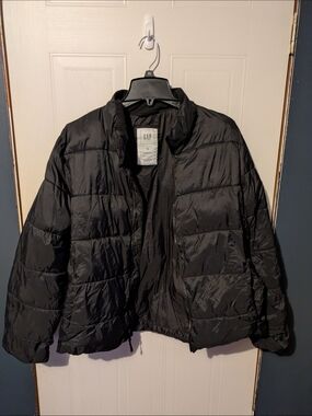 GAP Women's Black Packable Puffer Jacket